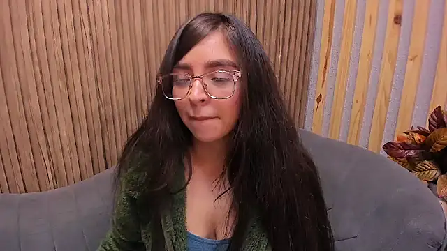 Eva Macalliter online show from February 12, 9:10 am