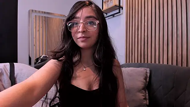 Eva Macalliter online show from September 22, 1:35 pm