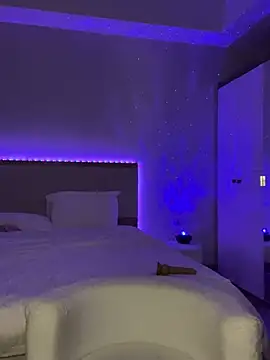 Snapshot of blacktourmaline- chatting on December 23, 12:03 am blacktourmaline- online show from December 23, 12:03 am