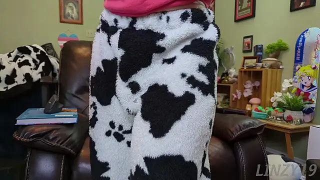 Linzy 19 online show from January 27, 5:15 pm