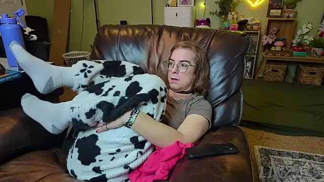 Linzy 19 online show from January 31, 4:14 am