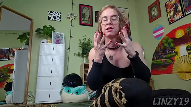 Linzy 19 online show from February 21, 4:07 am