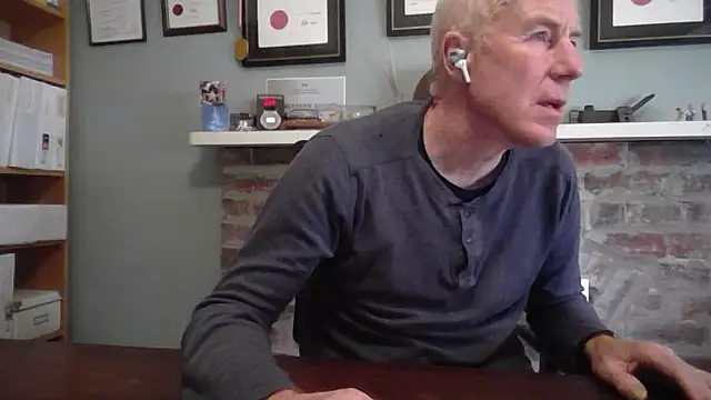 jiggy77777 online show from December 10, 10:58 pm