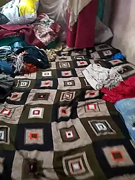 COUPLLE VILLAGE online show from March 10, 3:00 am