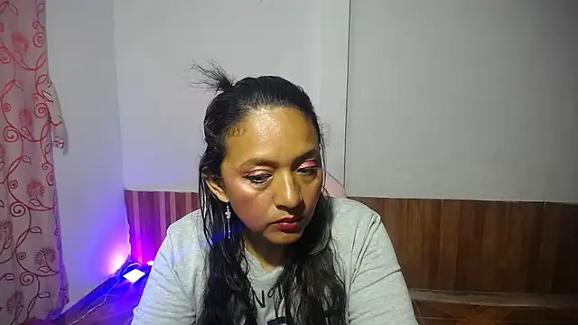 Snapshot of daleska_ayala_1 chatting on February 24, 6:47 pm daleska ayala 1 online show from February 24, 6:47 pm