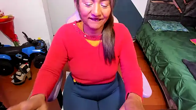 Snapshot of daleska_ayala_1 chatting on September 29, 7:19 pm daleska ayala 1 online show from September 29, 7:19 pm