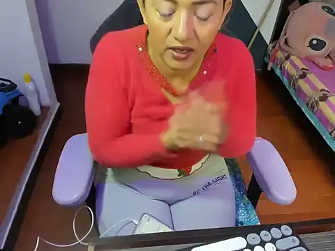 Snapshot of daleska_ayala_1 chatting on October 10, 1:32 pm daleska ayala 1 online show from October 10, 1:32 pm