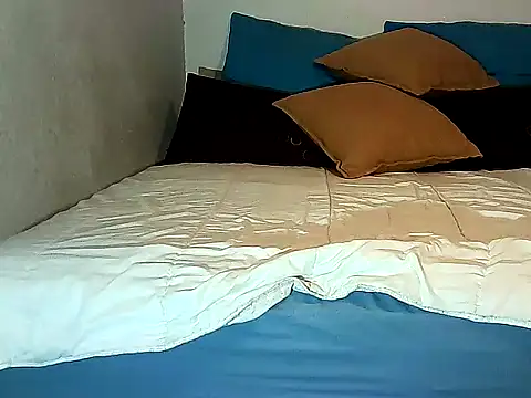 Snapshot of Yardie_bone chatting on February 8, 4:47 pm Yardie bone online show from February 8, 4:47 pm