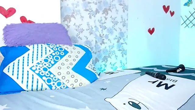 Snapshot of vanessa_cute1 chatting on February 17, 8:04 pm vanessa cute1 online show from February 17, 8:04 pm