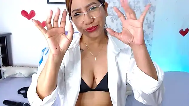 Snapshot of vanessa_cute1 chatting on February 22, 5:02 pm vanessa cute1 online show from February 22, 5:02 pm