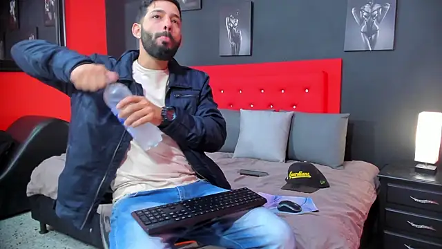 Snapshot of Thiagogomez chatting on October 7, 12:24 pm Thiagogomez online show from October 7, 12:24 pm