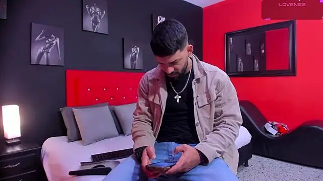 Snapshot of Thiagogomez chatting on December 15, 12:20 pm Thiagogomez online show from December 15, 12:20 pm