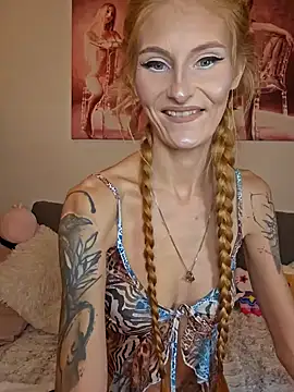 Snapshot of LessiaMia chatting on January 2, 3:29 pm LessiaMia online show from January 2, 3:29 pm