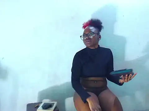 Snapshot of The_wickles_4443 chatting on January 15, 2:17 am The wickles 4443 online show from January 15, 2:17 am