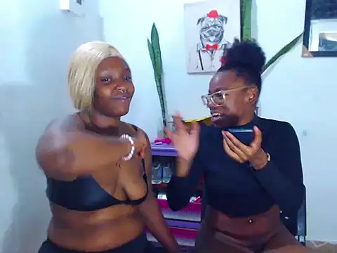 Snapshot of The_wickles_4443 chatting on January 26, 1:09 am The wickles 4443 online show from January 26, 1:09 am