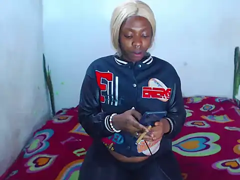 Snapshot of The_wickles_4443 chatting on March 3, 11:24 pm The wickles 4443 online show from March 3, 11:24 pm