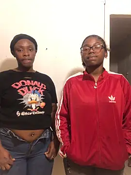 Snapshot of The_wickles_4443 chatting on September 16, 1:28 am The wickles 4443 online show from September 16, 1:28 am