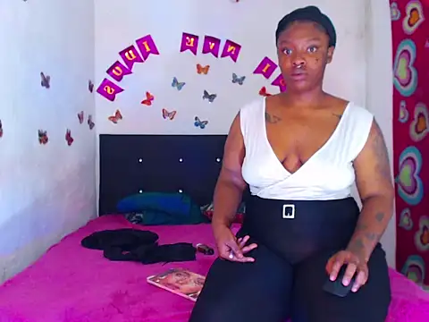 Snapshot of The_wickles_4443 chatting on October 18, 6:41 pm The wickles 4443 online show from October 18, 6:41 pm