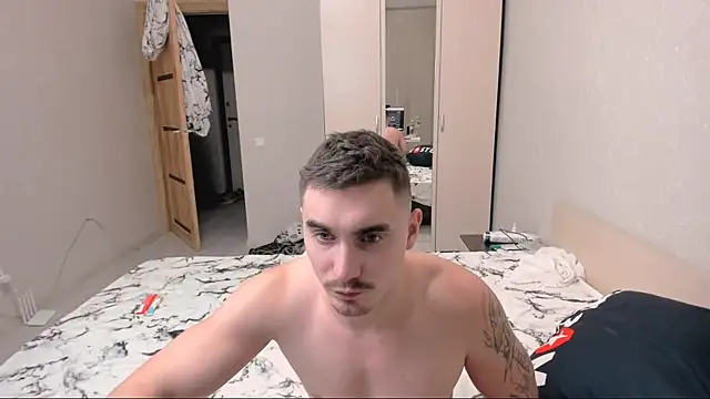 Snapshot of OliviaLukas chatting on December 12, 8:43 pm OliviaLukas online show from December 12, 8:43 pm