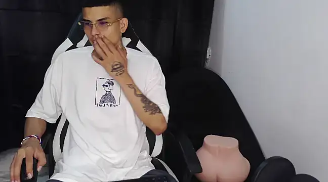 hot king20 online show from March 4, 8:38 pm