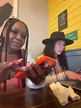 Bigbuttbrooklynn online show from October 14, 6:31 pm