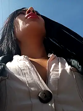 Astrid-- online show from January 13, 3:04 pm