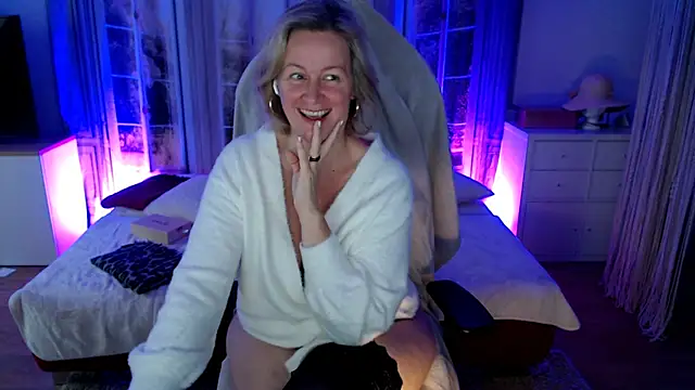 Snapshot of MarleneBloem chatting on November 14, 9:52 am MarleneBloem online show from November 14, 9:52 am