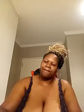 bustylisa1983 online show from January 12, 10:22 pm