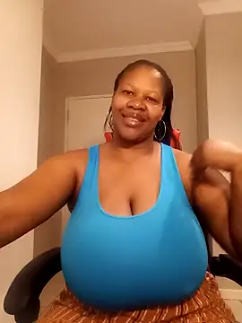 bustylisa1983 online show from February 4, 3:11 am