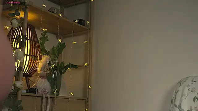 HelloHodge online show from April 6, 4:08 pm