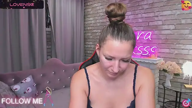 Snapshot of SarahCoksss chatting on January 26, 8:36 am SarahCoksss online show from January 26, 8:36 am