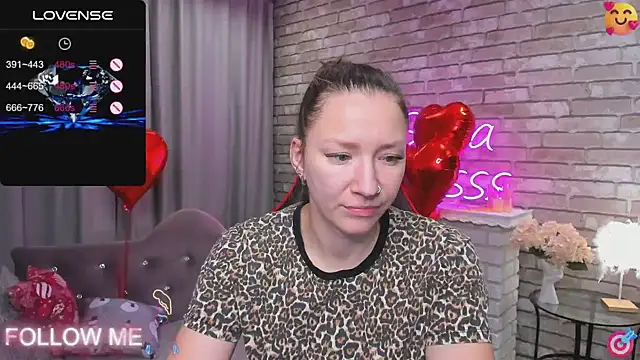 Snapshot of SarahCoksss chatting on February 13, 11:58 pm SarahCoksss online show from February 13, 11:58 pm