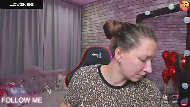 Snapshot of SarahCoksss chatting on February 26, 11:37 pm SarahCoksss online show from February 26, 11:37 pm