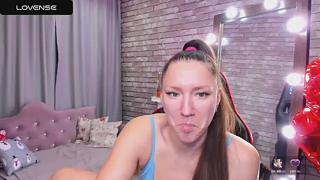 Snapshot of SarahCoksss chatting on March 6, 4:52 am SarahCoksss online show from March 6, 4:52 am