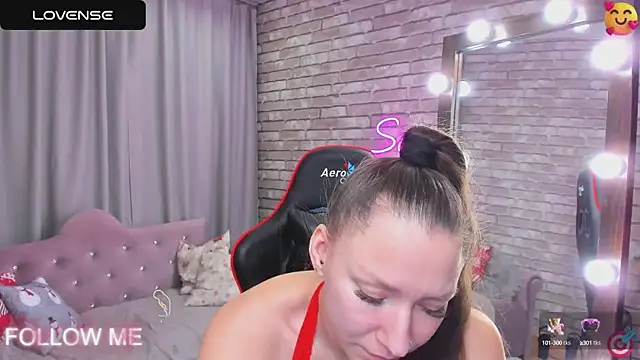 Snapshot of SarahCoksss chatting on March 16, 3:25 am SarahCoksss online show from March 16, 3:25 am