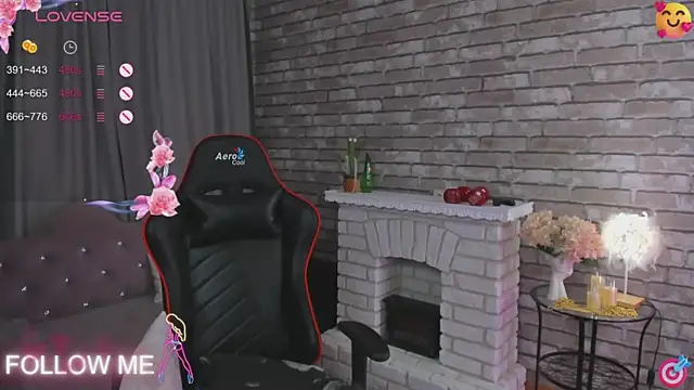 Snapshot of SarahCoksss chatting on October 8, 12:52 am SarahCoksss online show from October 8, 12:52 am