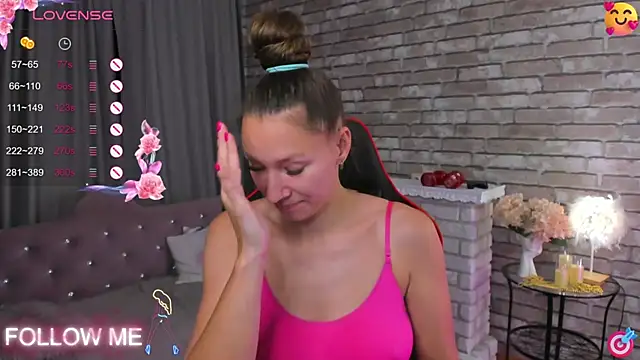 Snapshot of SarahCoksss chatting on October 10, 12:42 am SarahCoksss online show from October 10, 12:42 am