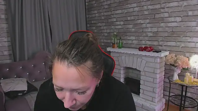 Snapshot of SarahCoksss chatting on October 22, 12:33 am SarahCoksss online show from October 22, 12:33 am