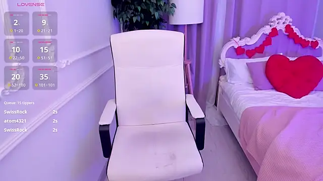 Snapshot of Lily_Marlin chatting on February 16, 8:00 pm Lily Marlin online show from February 16, 8:00 pm