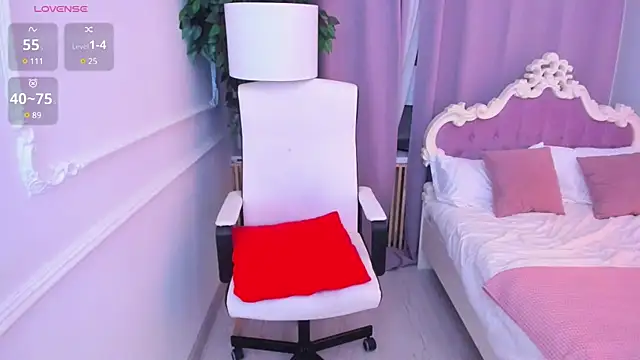 Snapshot of Lily_Marlin chatting on March 6, 1:05 am Lily Marlin online show from March 6, 1:05 am