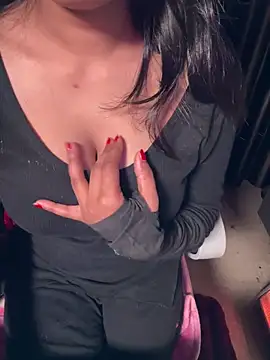 Snapshot of sexy-simmy chatting on February 12, 6:36 pm sexy-simmy online show from February 12, 6:36 pm