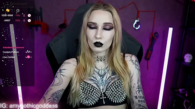 Snapshot of amywhitenessxx chatting on November 23, 2:17 pm amywhitenessxx online show from November 23, 2:17 pm