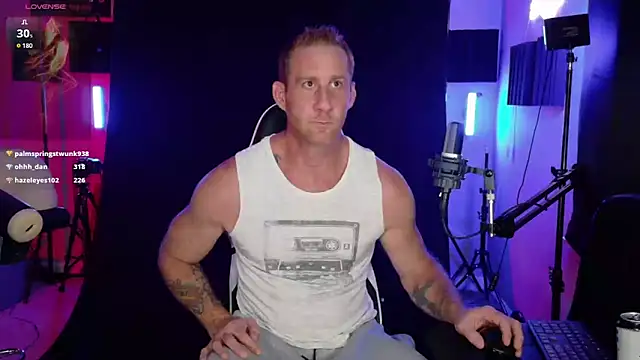 Snapshot of FiftyShadez chatting on September 14, 11:26 pm FiftyShadez online show from September 14, 11:26 pm