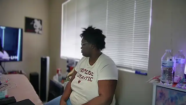 Yagurl  west online show from February 11, 9:56 pm