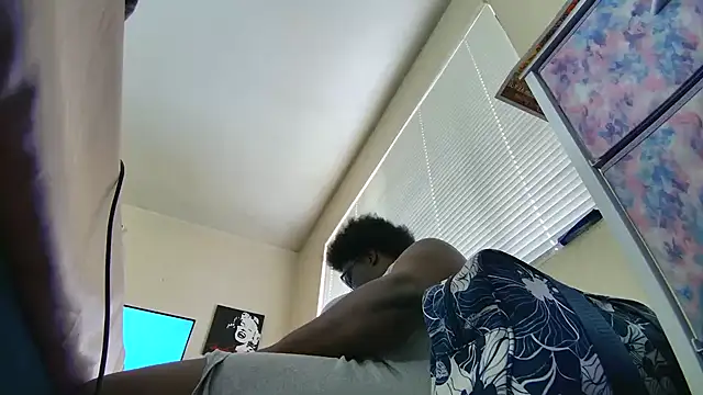 Yagurl  west online show from February 21, 11:32 pm