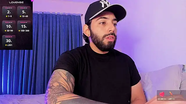 Snapshot of leo_thewolf_ chatting on September 19, 5:24 pm leo thewolf  online show from September 19, 5:24 pm