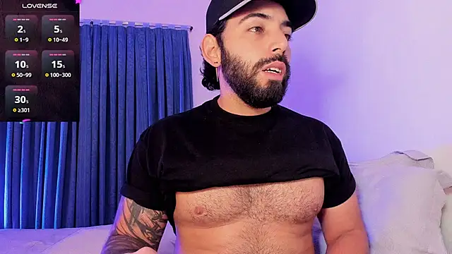 Snapshot of leo_thewolf_ chatting on September 21, 6:20 pm leo thewolf  online show from September 21, 6:20 pm