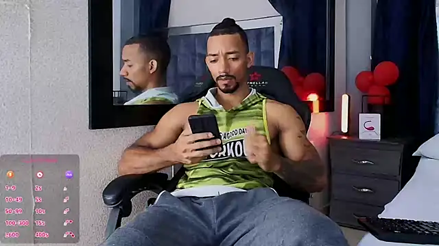 Snapshot of Manolo_Hot1 chatting on February 6, 2:48 pm Manolo Hot1 online show from February 6, 2:48 pm