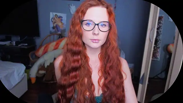 Snapshot of KlementinaBbG chatting on December 14, 8:51 pm KlementinaBbG online show from December 14, 8:51 pm