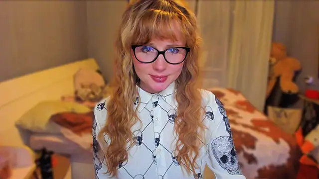 Snapshot of KlementinaBbG chatting on October 13, 8:20 pm KlementinaBbG online show from October 13, 8:20 pm